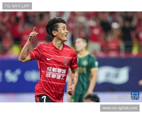 成都足球比赛精彩瞬间全景展现热血对决与赛场激情